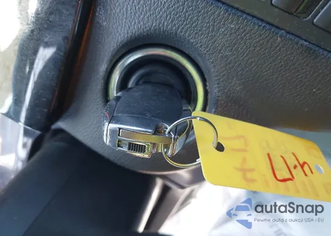 2013 Mercedes-Benz E 350 4Matic из США, поврежденный, VIN WDDHF8JBXDA708455